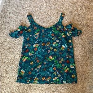NWOT Cold Shoulder shirt